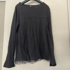 黒のチュール付き長袖ニットトップス