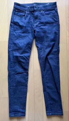 ユニクロ　ウルトラストレッチジーンズ30インチ　ネイビー①