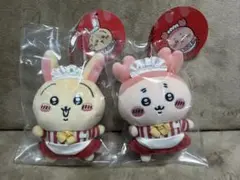 ちいかわレストラン　ホール担当なマスコット（うさぎ、古本屋）