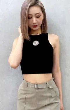 GYDA ブラック ノースリーブ クロップトップ