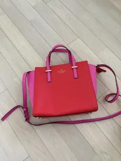 Kate Spade ハンドバッグ (チャームつき)
