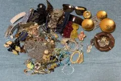 ヴィンテージ調 イミテーション アクセサリー ピアス ネックレス他 