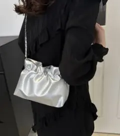 巾着　シルバー　チェーン　ショルダーバッグ