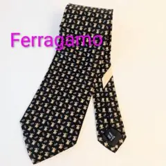 サルバトーレ・フェラガモ　ネクタイ　総柄　いぬ