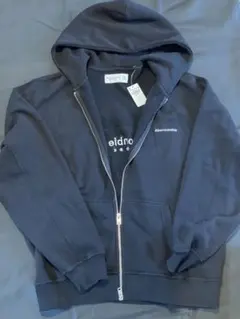 新品MサイズAbercrombie & Fitch パーカー ブラック刺繍