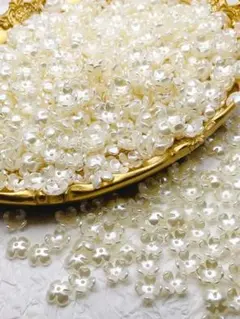 大容量 約1000個 12mm×12mm　パール風フラワービーズ