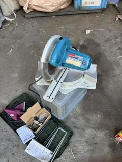 スライド丸のこ　MAKITA　LS1012 マキタ（makita） 165mm充電式スライド丸ノコ LS001GZ 40Vmax対応(本体