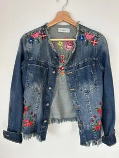 Desigual 刺繍入りデニムジャケット