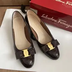 Salvatore Ferragamo パンプス 型押し6 1/2 C 茶色のサムネイル