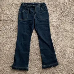 ピンクハウスのピコフリルとサテンリボンがついたデニムのパンツ
