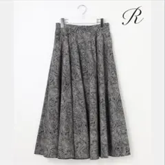 完売　2024　23区　R(アール) ペイズリープリントスカート　¥36,300のサムネイル