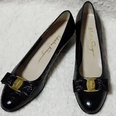 未使用品✨ フェラガモ Ferragamo 7C型押し黒パンプス ヴァラリボン