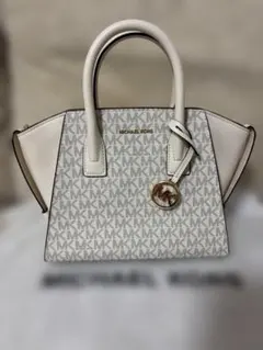 人気未使用品のMICHAEL KORS 2way ショルダーバッグ シグネチャーのサムネイル