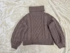 モーブ ケーブルニット タートルネック