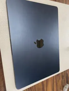 Apple MacBook Air 2022 /M2 /8GB /512GB