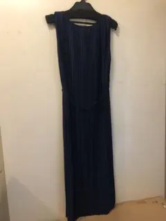 未使用　ユニクロ　プリーツワンピース　ネイビー　Mサイズ