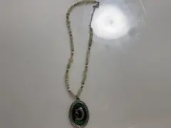緑色の月と星デザインネックレス