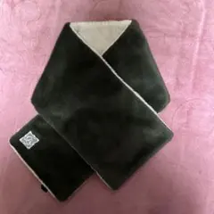 リバーシブルマフラー ダークグリーンとホワイト