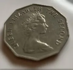 N1537【香港・ホンコン】1976年5ドル 十角形 硬貨 コイン 古銭 - メルカリ