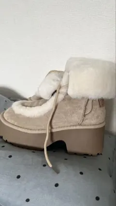 【新品】厚底ムートンブーツ ボア付き 23.0cm前後 ベージュ 韓国風