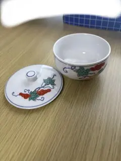 【有田焼】蓋付き 湯呑み 葡萄柄 陶磁器