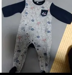 クマ柄靴下つき　長袖ベビー服