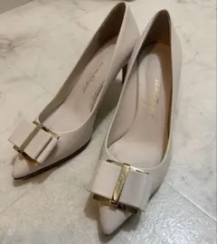 【美品】Salvatore Ferragamo ヴァラ パンプス 5 1/2のサムネイル
