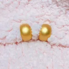 ゴールドカラー イヤリング 半円デザイン