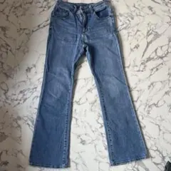 GU ライトブルーフレアパンツ