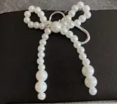 ホワイトパール リボン型 ブローチ