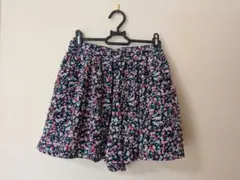【MAJESTIC LEGON】花柄 キュロットパンツのサムネイル
