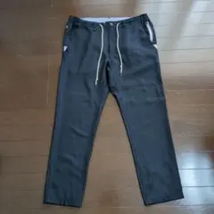 BEAMS HEART ドローコード付き カジュアルパンツ ダークグレーのサムネイル