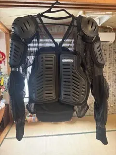 SULAITEプロテクターブラック ネック ガード付き Mサイズ - メルカリ