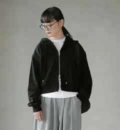 SOLAMONAT LARME シアーナイロンハーフジッププルオーバー - メルカリ