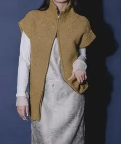 DESPRESナイロンコットンラフィア クルーネックジレトゥモローランド