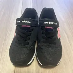 新品　ニューバランス　17cm 黒×ピンク