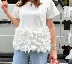 タグ付き Myu 裾花フリルトップス 白 ペプラム 半袖 大人可愛い 体型カバー