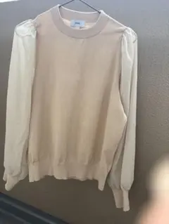HYKE ベージュ パフスリーブ ニット 1のサムネイル