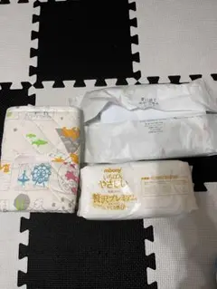 moony やさしい母乳パッドプレミアム、使い捨ておむつ替えシート、マットのサムネイル