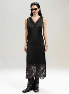 SHEIN （シーイン）サテン生地　レースブラックVネックキャミソールワンピース