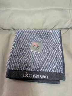 ck Calvin Klein ハンカチ グレー 幾何学模様のサムネイル