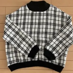 OLIVEdesOLIVE 白と黒のチェック柄ニットセーター トップス