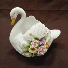 Item thumbnail for item a7b23531-f722-49b8-82d2-11659a936639