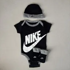 NIKE ベビー服 3点セット ロンパース 帽子 靴下　0-6M