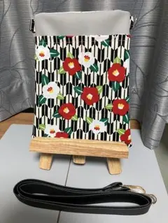 特別価格 オーガナイザー ナースポーチスマホショルダー 矢がすり椿と猫フレンズ