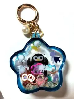 シャカシャカキーホルダー　①ペンギン シャカシャカキーホルダー ①ペンギン - メルカリ
