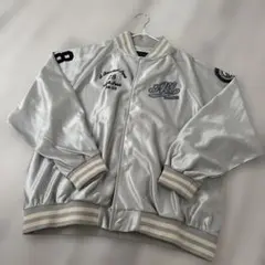 マーキーズのサムネイル