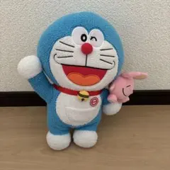 ドラえもん ぬいぐるみ ピンクのウサギ付きのサムネイル