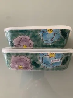 陶器の食器のサムネイル