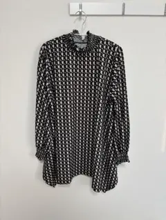 noa-ge Lサイズ　黒と白の幾何学模様　チュニック　カットソー